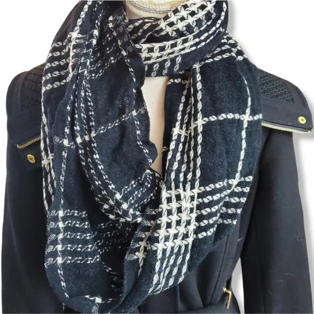 Modena Scarf New With Tags Airspun Woven Black Plaid Loop Scarf $40